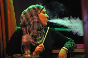 girl_smoking_shisha